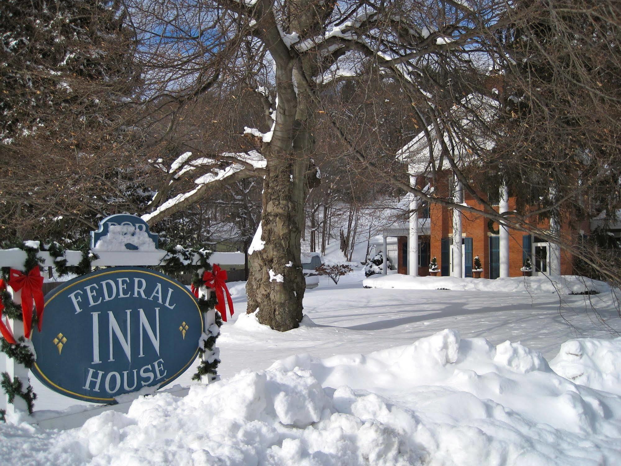 Federal House Inn Lee Eksteriør bilde